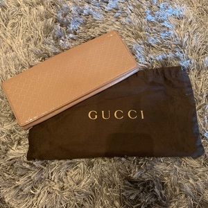 Gucci Patent Leather Clutch in Beige